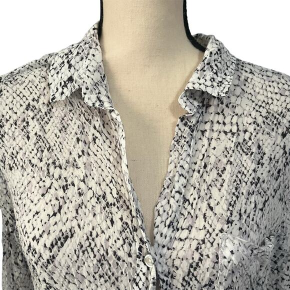 Cloth & Stone Womens White Black Reptile Print Sheer Button Up Tunic Blouse Sz L - Picture 1 of 5
